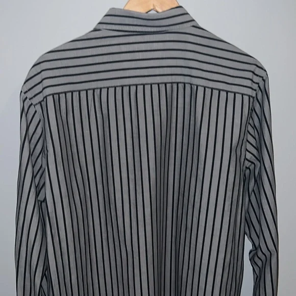 LONG SLEEVE BUTTON UP SHIRT (XL) - Picture 6 of 13